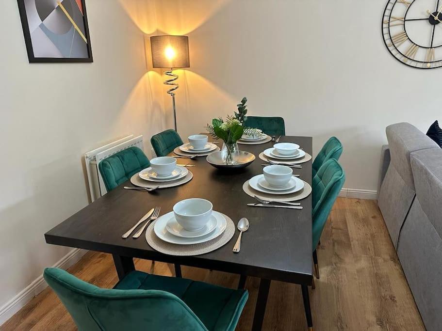 Holiday home Bilborough House - Cosy Place Suitable For Families And Business Travellers Furnitures, Free Wifi And Free Parking Swindon