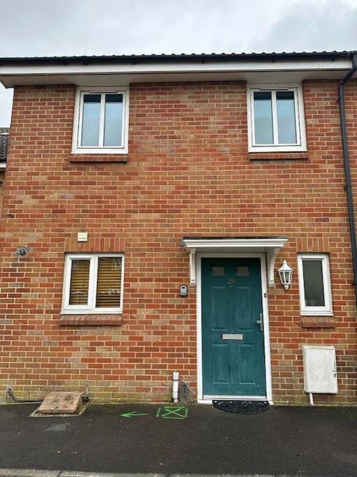 Holiday home Bilborough House - Cosy Place Suitable For Families And Business Travellers Furnitures, Free Wifi And Free Parking Swindon