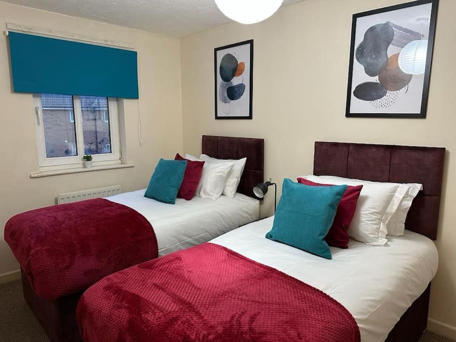 Bilborough House - Cosy Place Suitable For Families And Business Travellers Furnitures, Free Wifi And Free Parking Holiday home Swindon